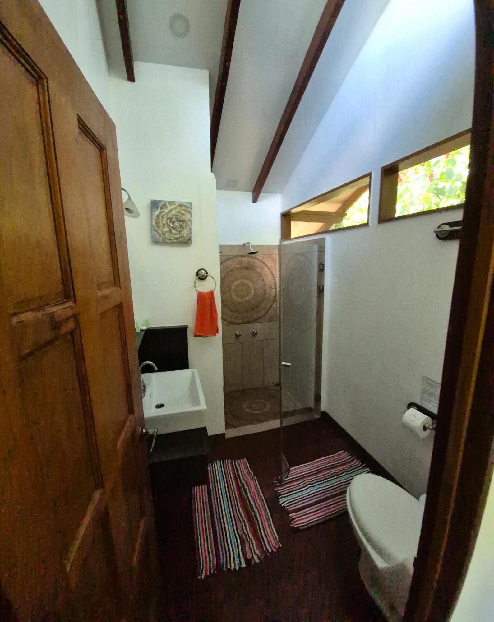 Centro Ananda Bed & Breakfast Guapiles Exterior photo
