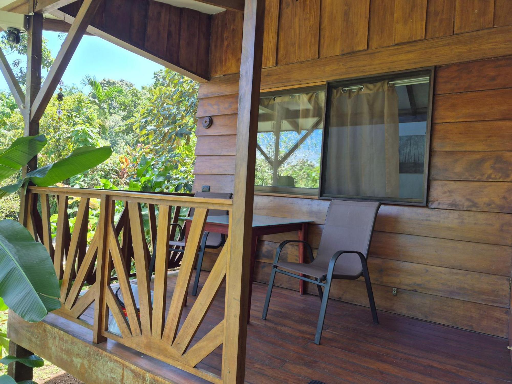 Centro Ananda Bed & Breakfast Guapiles Exterior photo